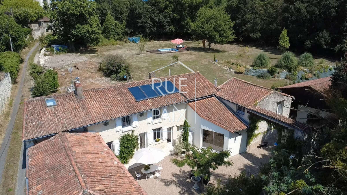 Maison à CHALAIS