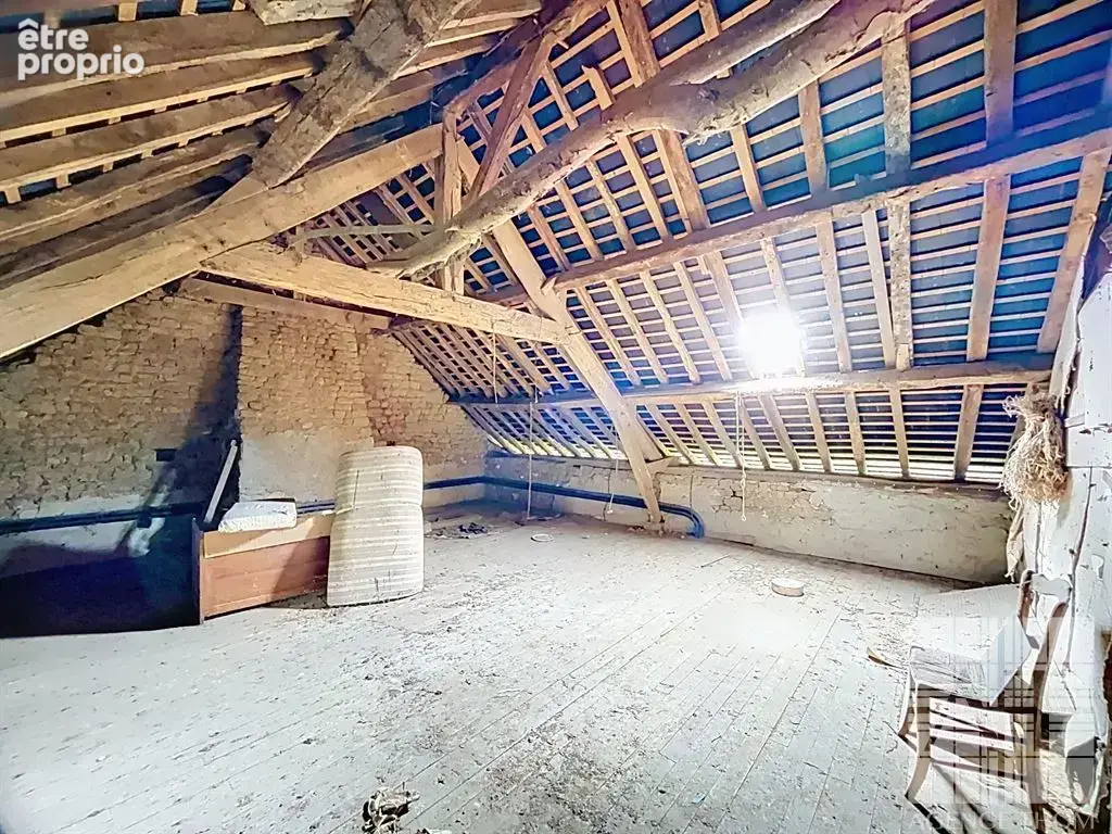 Propriété en pierre à rénover avec dépendances et 4 187 m² de terrain - photo 11