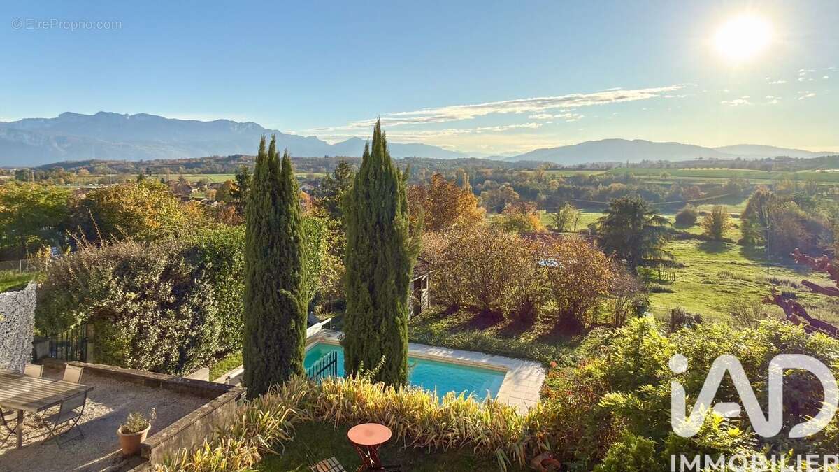 Photo 2 - Maison à LA MURETTE