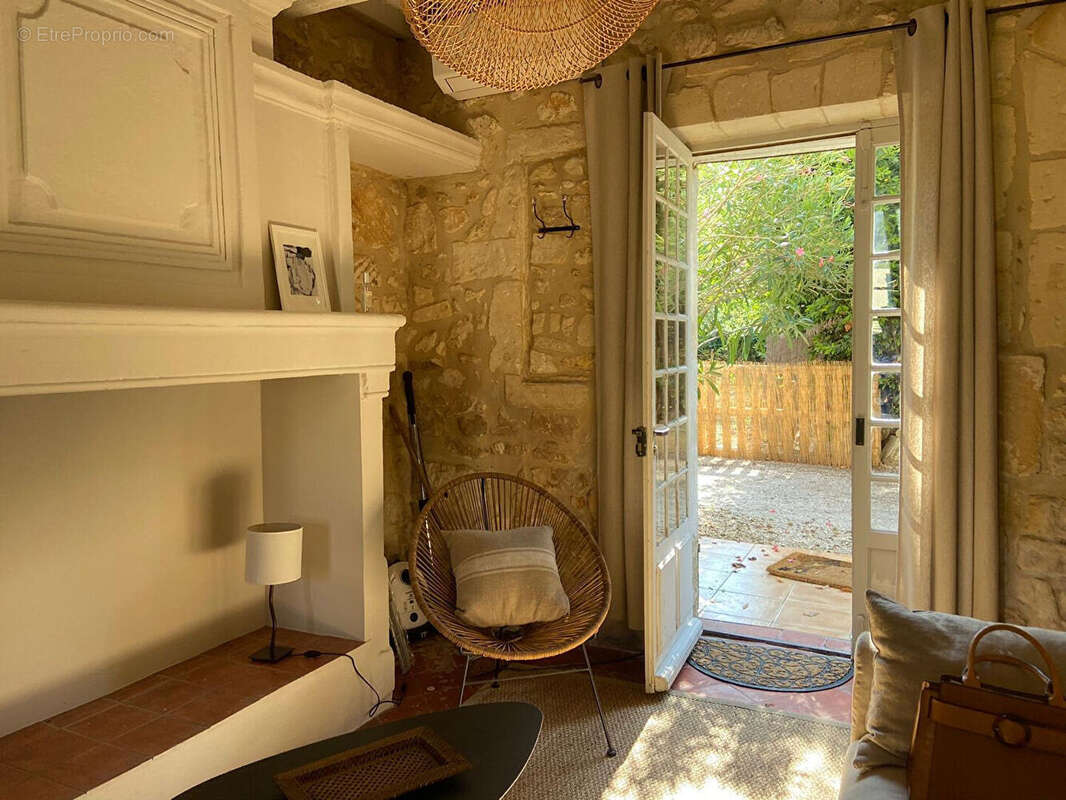 Maison à FONTVIEILLE