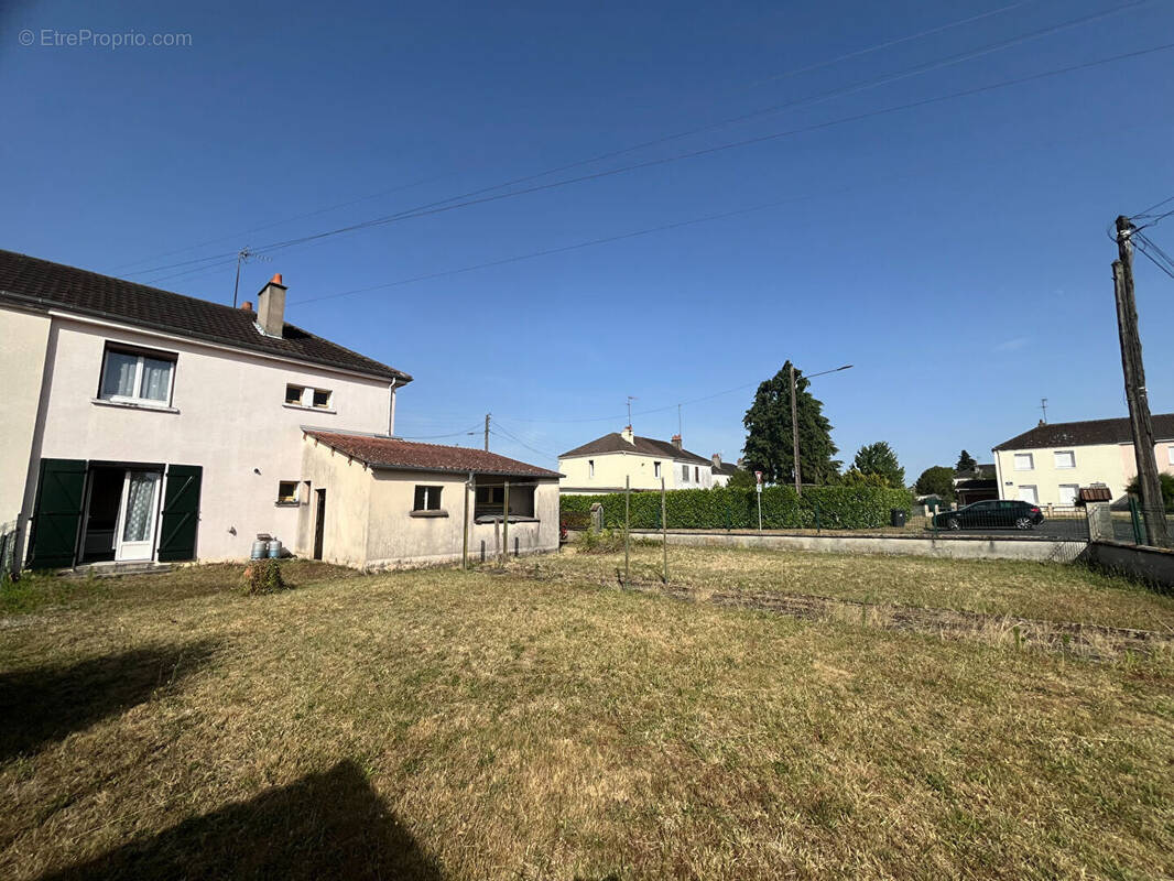 Maison à AUBIGNY-SUR-NERE