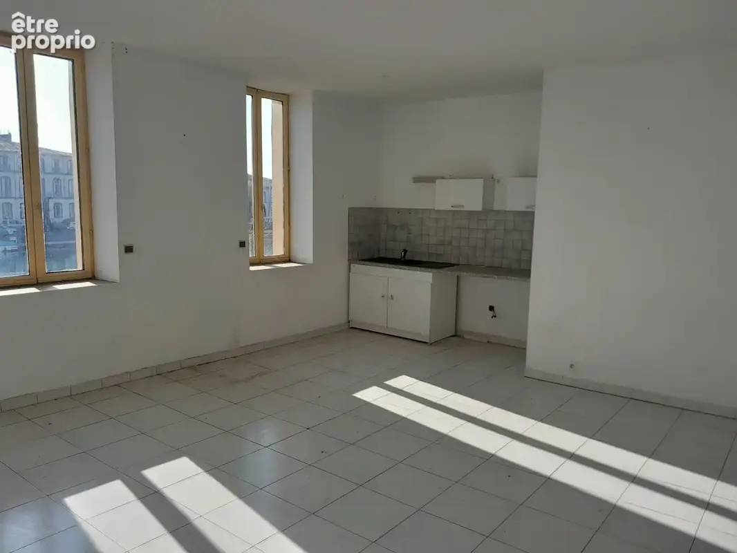 Appartement avec grand hangar et terrain d'agrement - photo 3