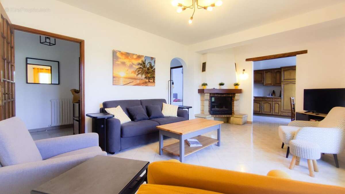 Maison à LA LONDE-LES-MAURES