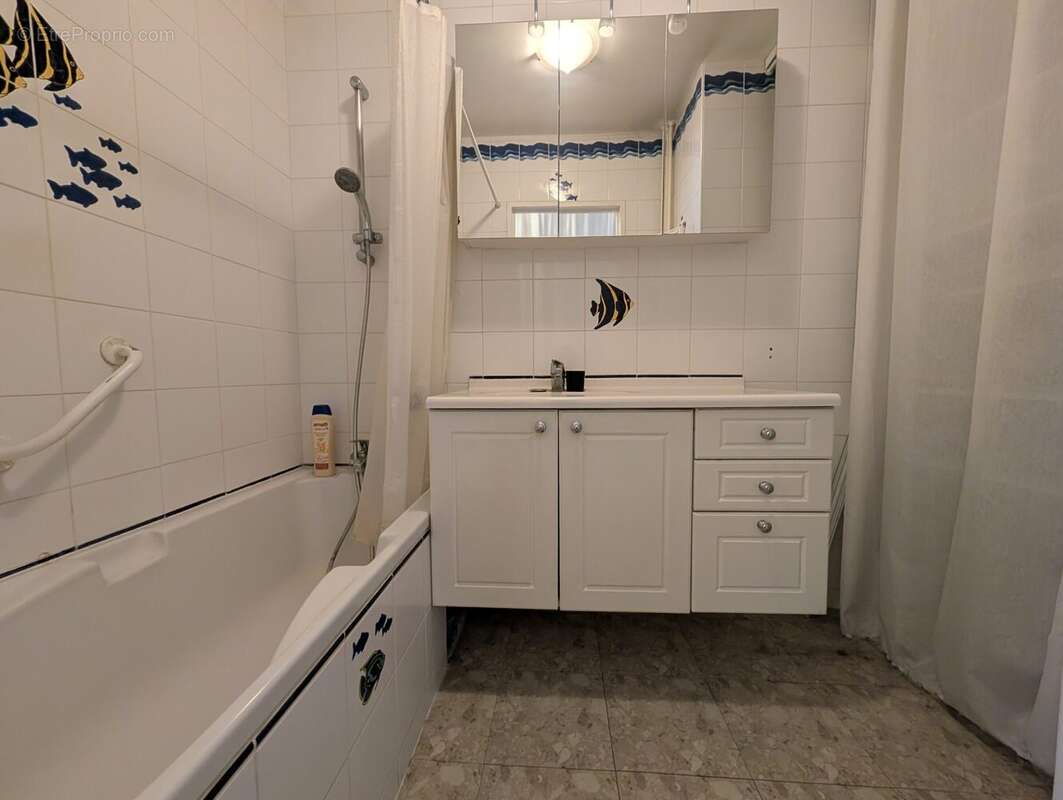 Appartement à LES CLAYES-SOUS-BOIS