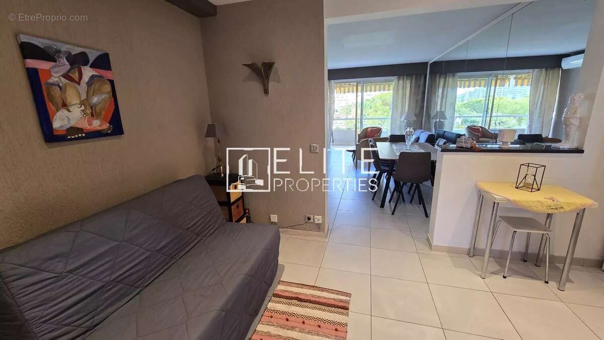 Appartement à VILLENEUVE-LOUBET