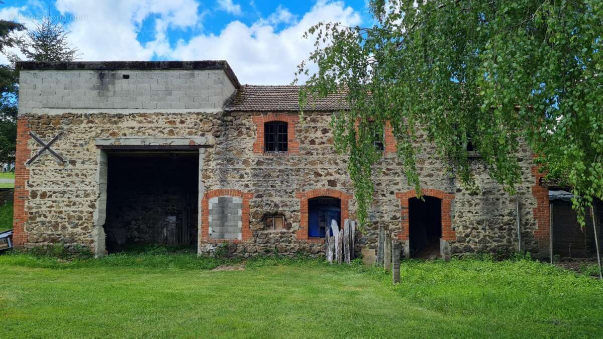 Maison à SAINT-PAL-DE-MONS