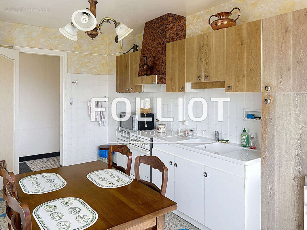 A VENDRE Maison Montviron 9 pièce(s) 142 m2 - photo 5