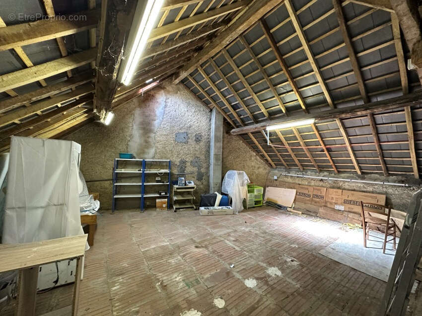Maison à CHATEAUNEUF-LES-BAINS