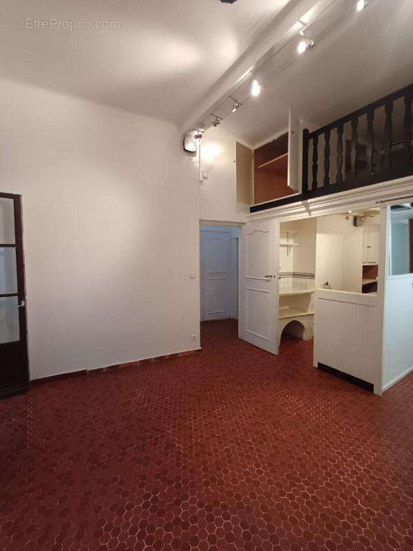 Perpignan centre - Appartement type loft de 2 pièces dans ancien couvent - photo 4