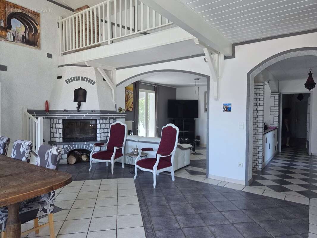 Proche l'I.Jourdain, maison T5 avec grand jardin - photo 6