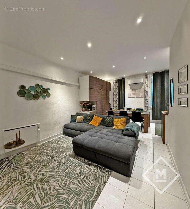 Appartement à MARSEILLE-5E