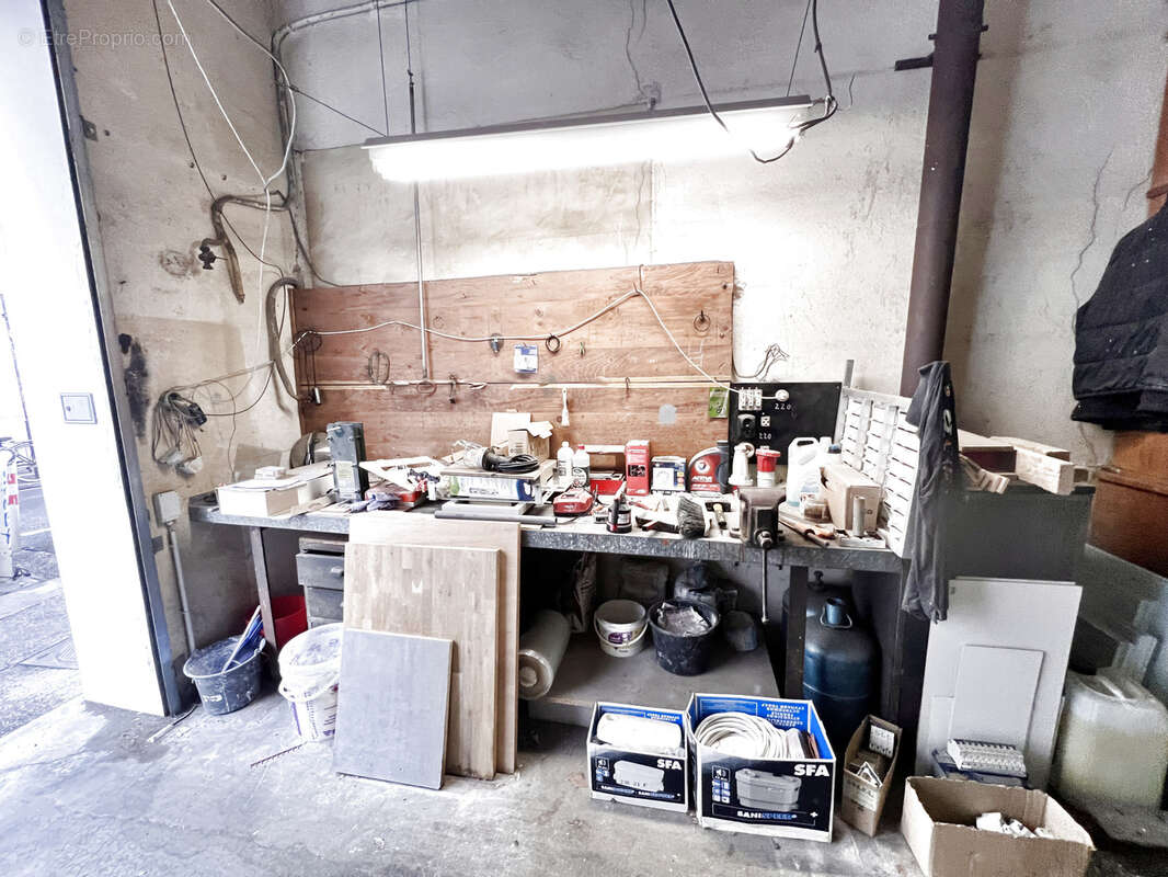 Commerce à MARSEILLE-1E