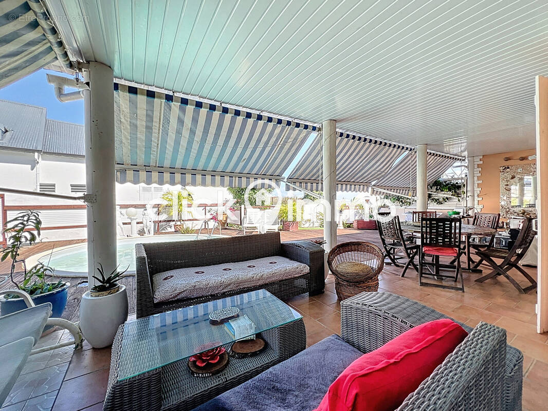 Maison à BAIE-MAHAULT