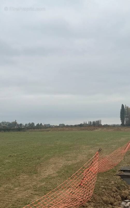 Terrain à SAINS-EN-GOHELLE