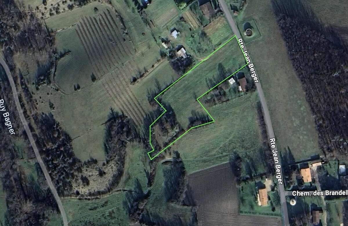 Terrain à VILLETOUREIX