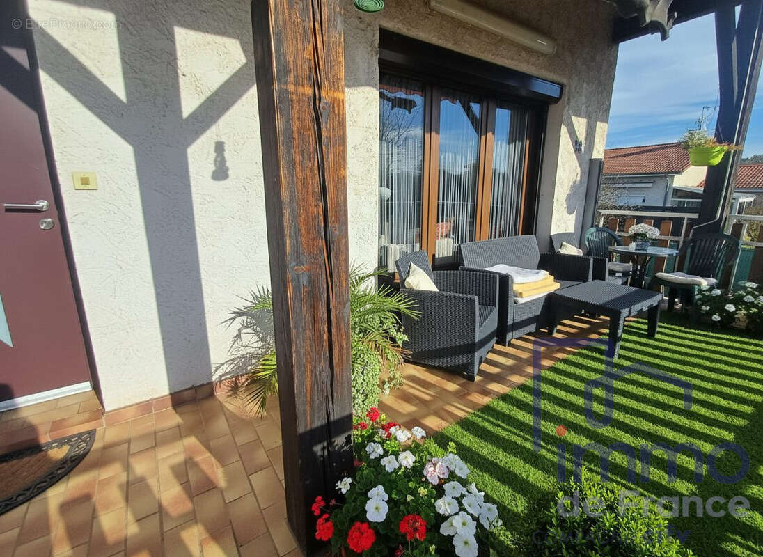 Maison à VEAUCHETTE