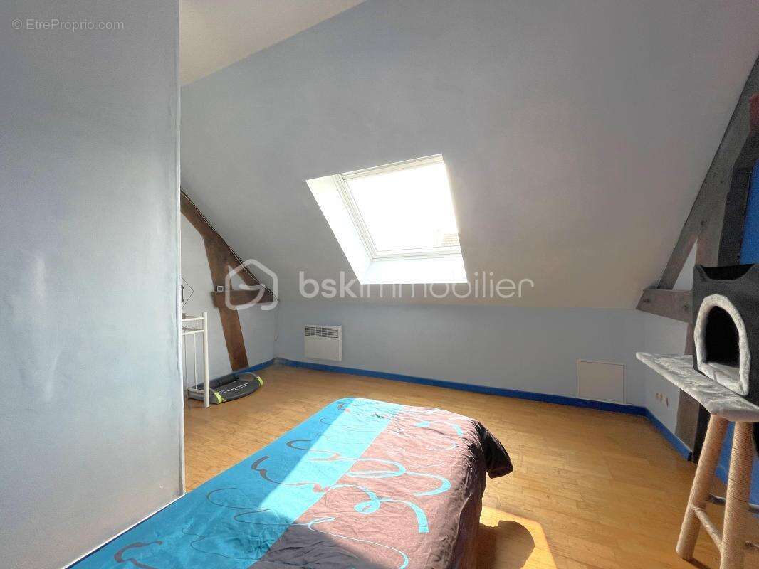 Maison à LES CLAYES-SOUS-BOIS