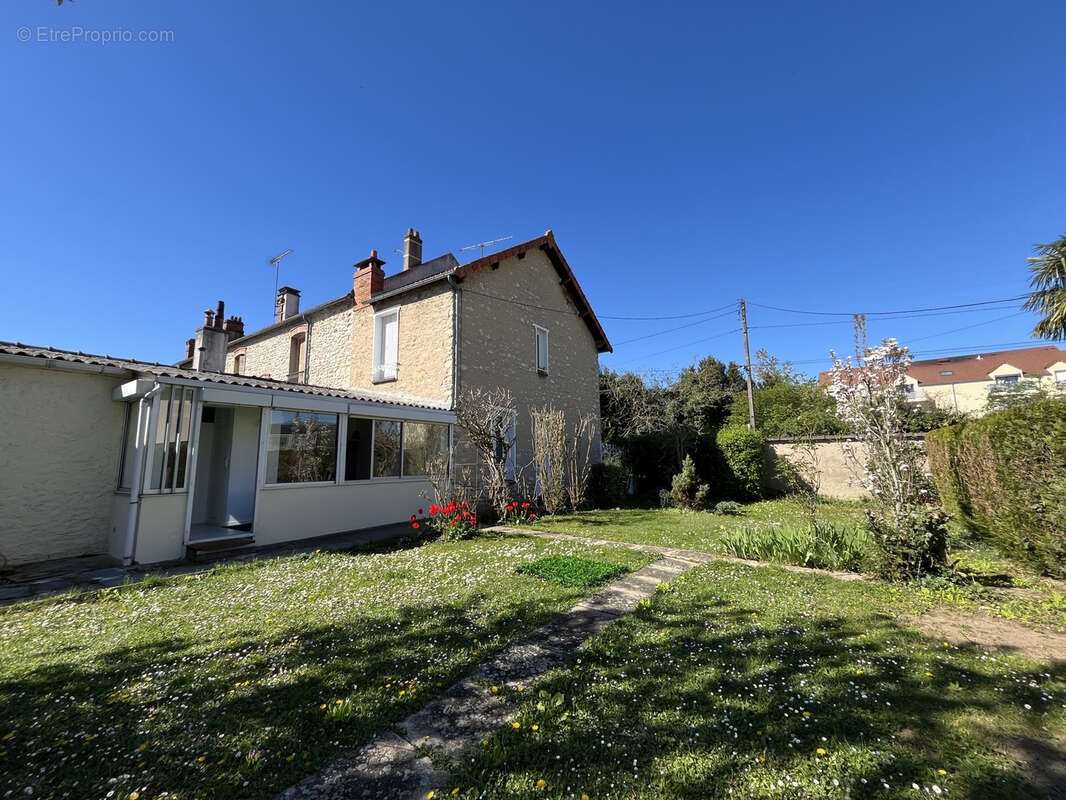 Maison à MALESHERBES
