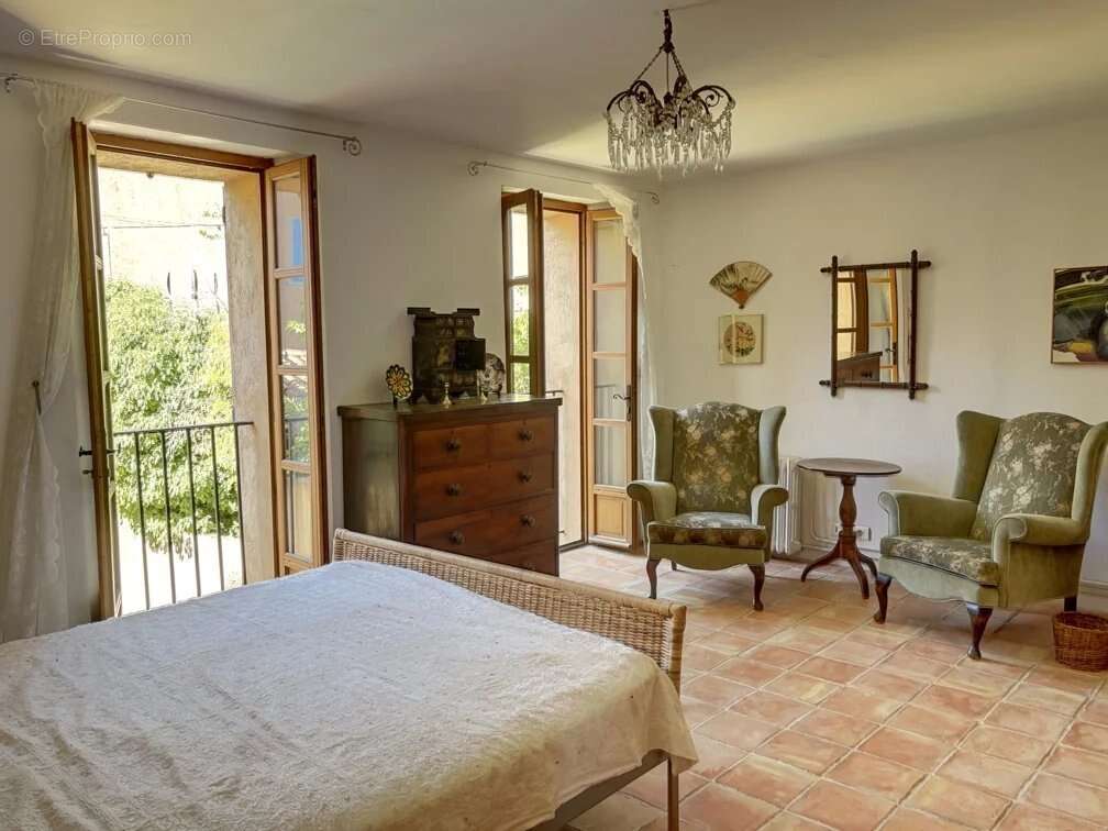 Maison à LA GARDE-FREINET
