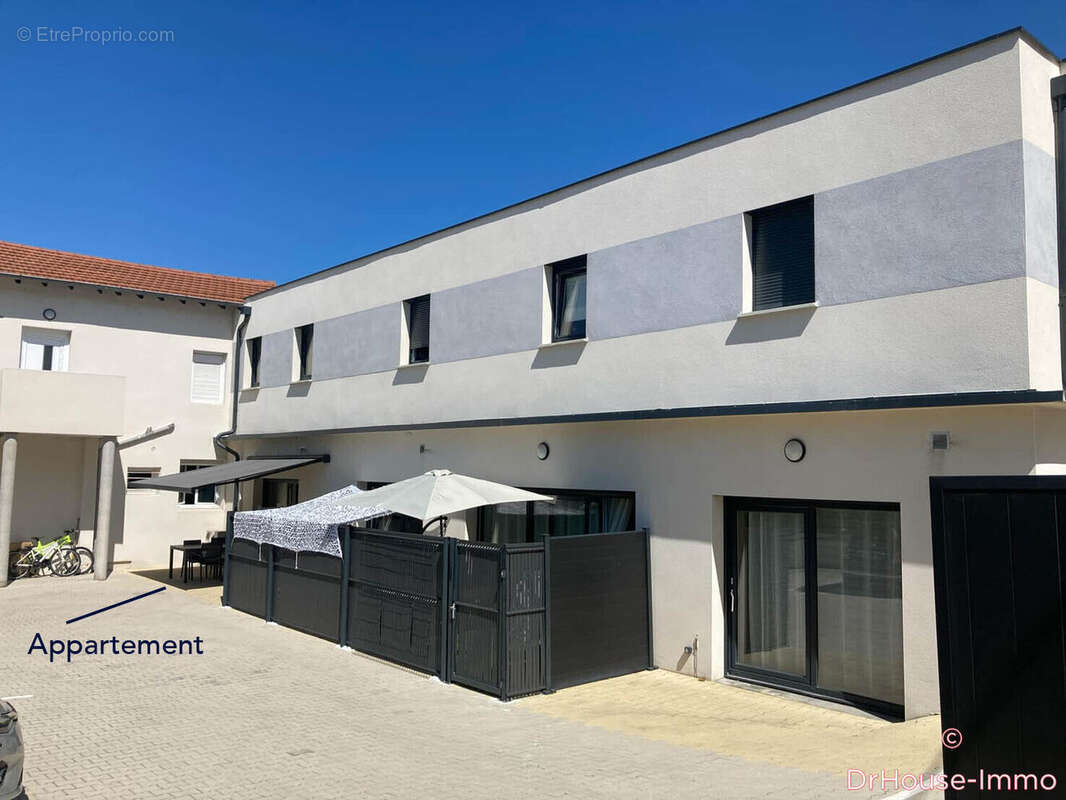 Appartement à UNIEUX