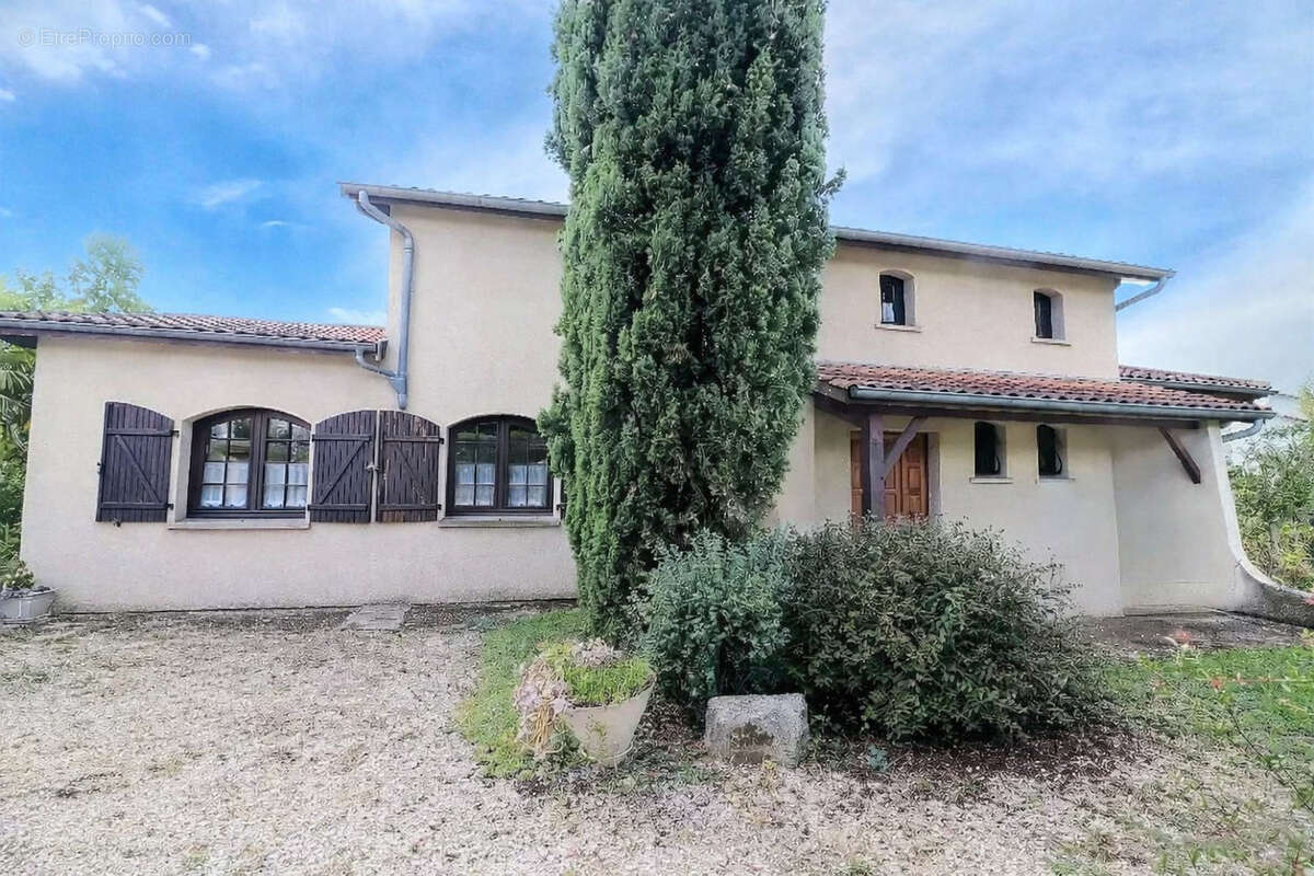 Maison à SALAISE-SUR-SANNE