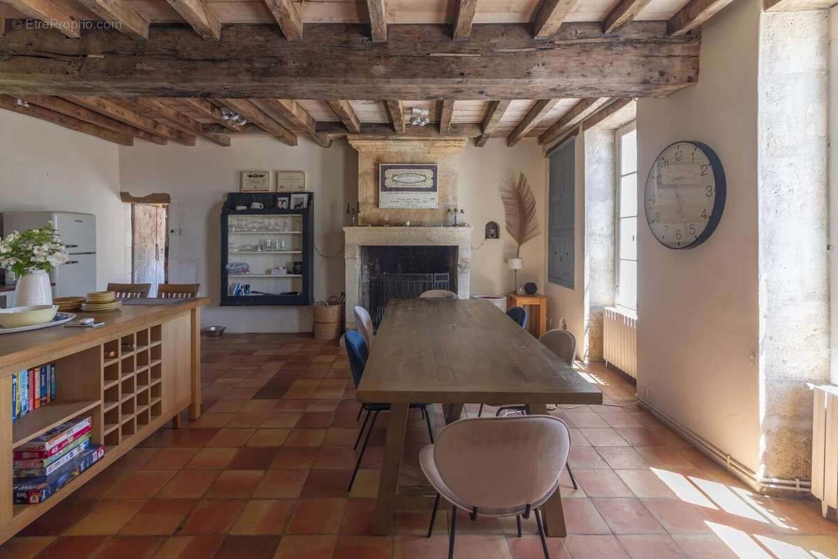 Maison à CHATEAUNEUF-SUR-CHARENTE