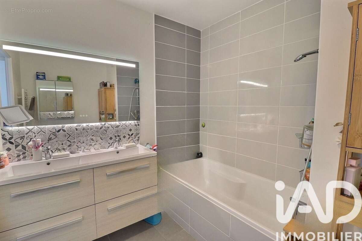 Photo 2 - Appartement à MARSEILLE-9E