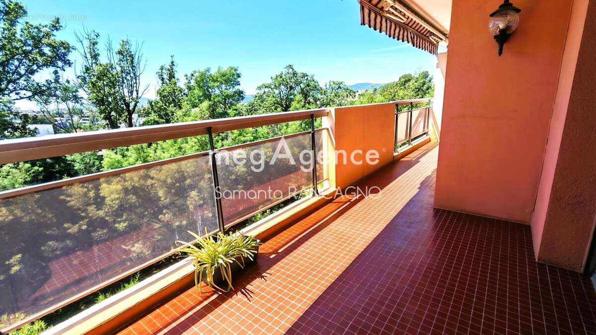 Appartement à FREJUS
