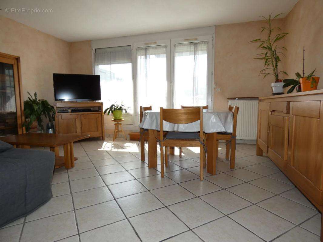 Appartement à COGNIN