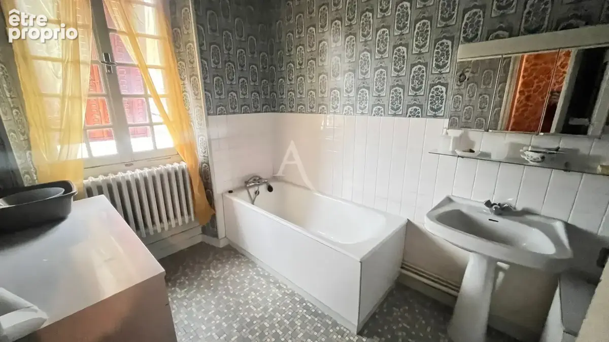 Maison de bourg avec potentiel - photo 8