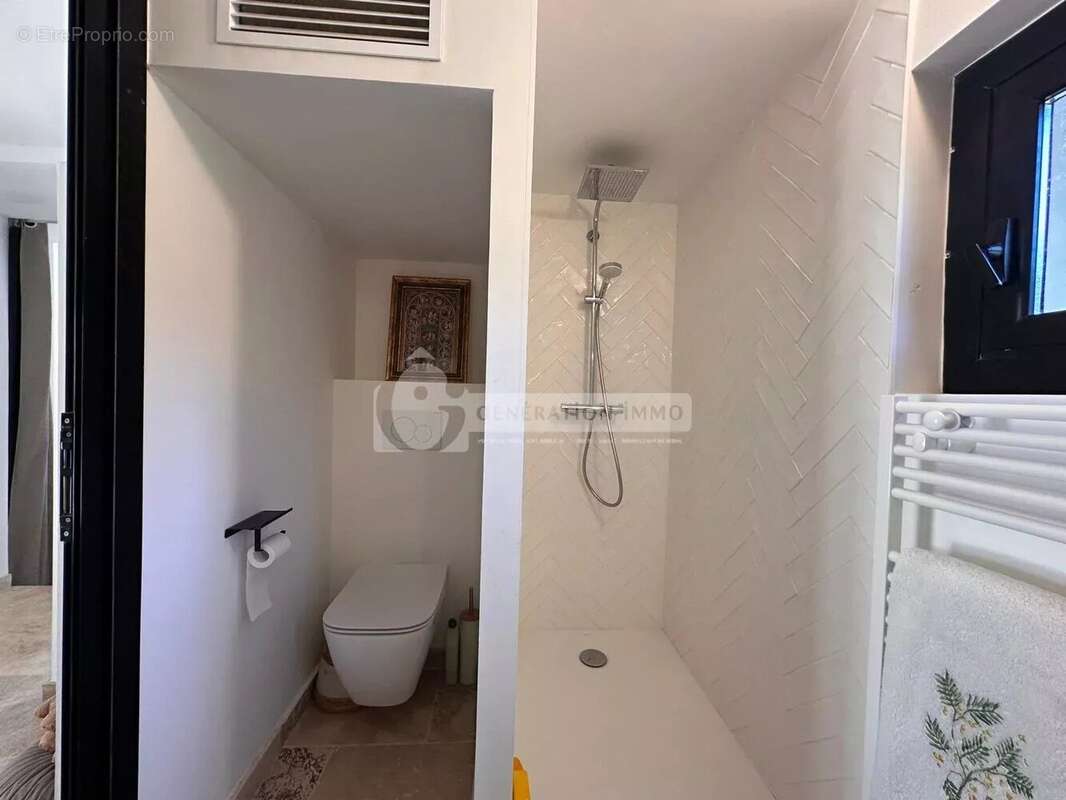 Maison à FONTVIEILLE