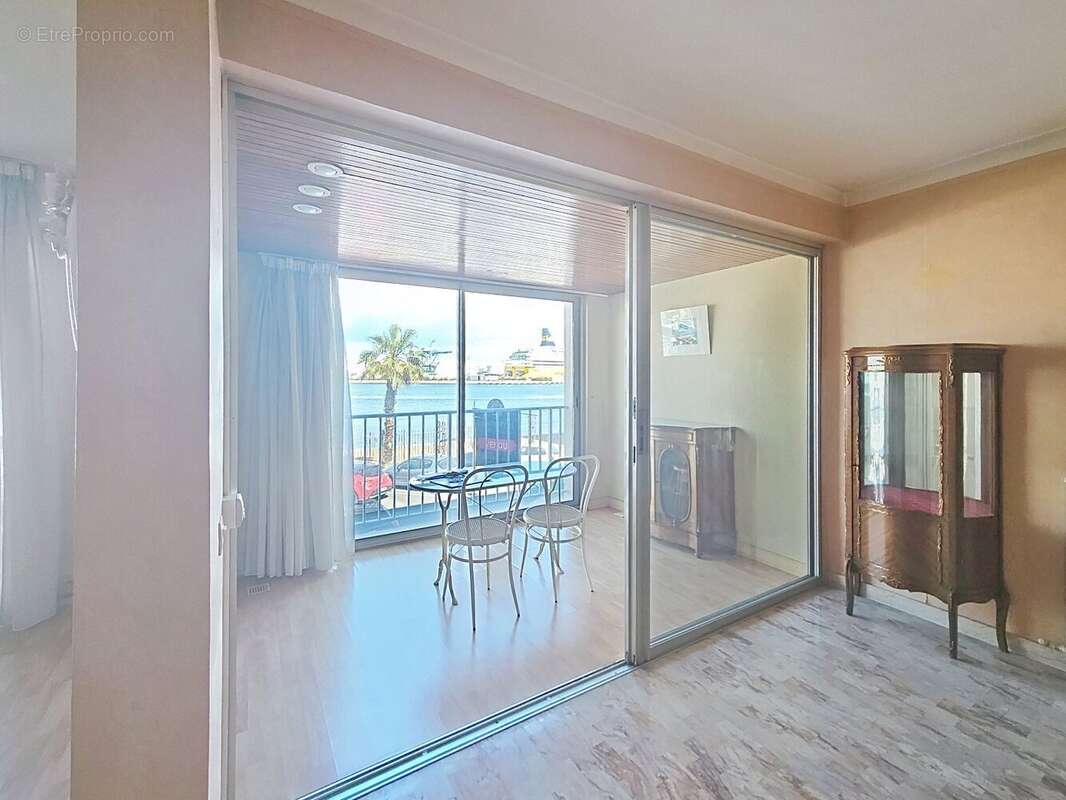 Appartement T3 91 m² avec vue quai et parking - photo 5