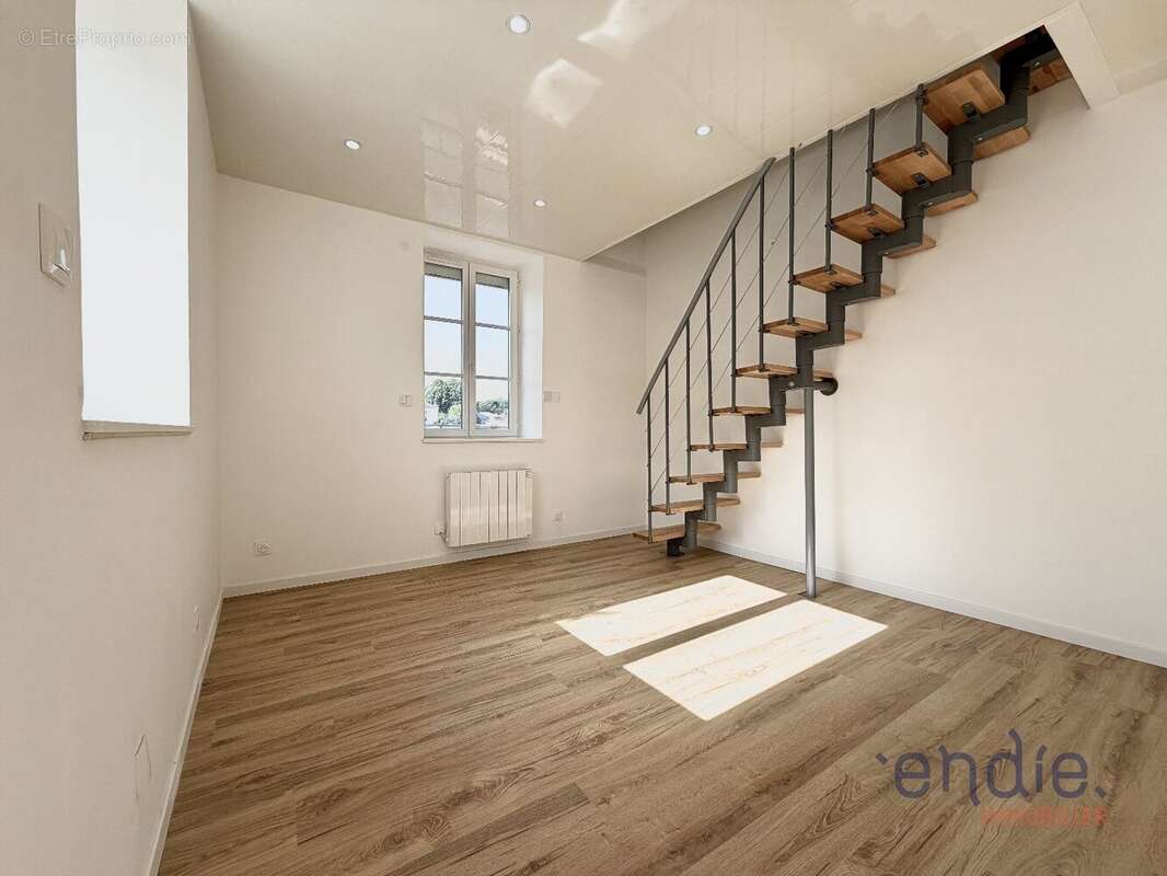 Appartement à GRAY