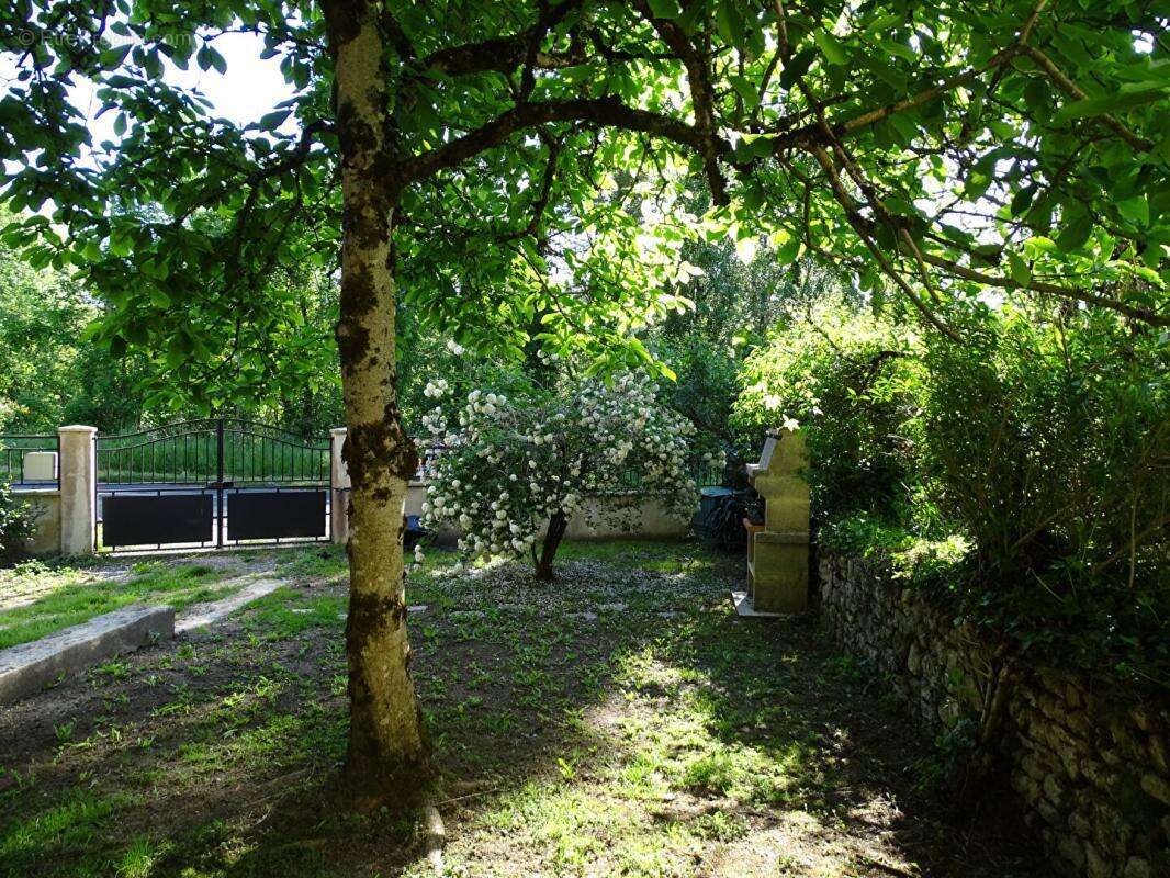 Maison à LE LARDIN-SAINT-LAZARE