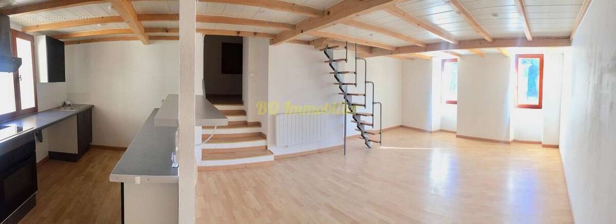 Appartement à ROQUESTERON