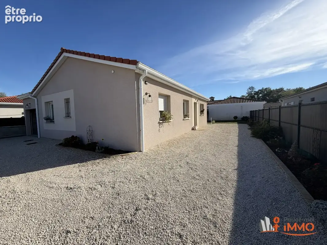 Maison 5 pièces 90 m² à vendre à Chambeon (42110) - photo 2