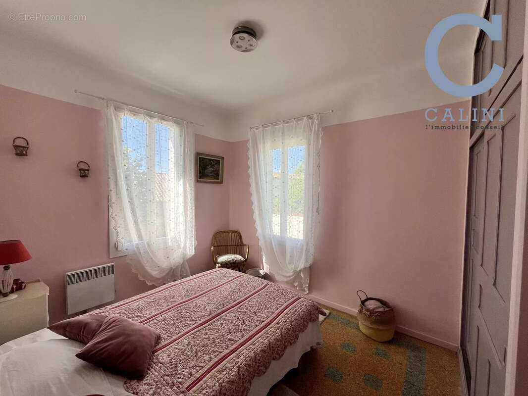 Maison à LA CALMETTE