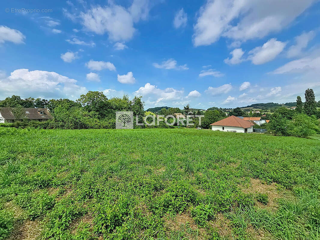 Terrain à bâtir proche Orthez 2085m² - photo 2