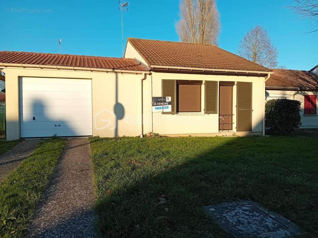 Maison à MAROLLES-LES-BRAULTS