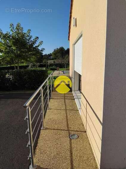 Maison à PUY-GUILLAUME