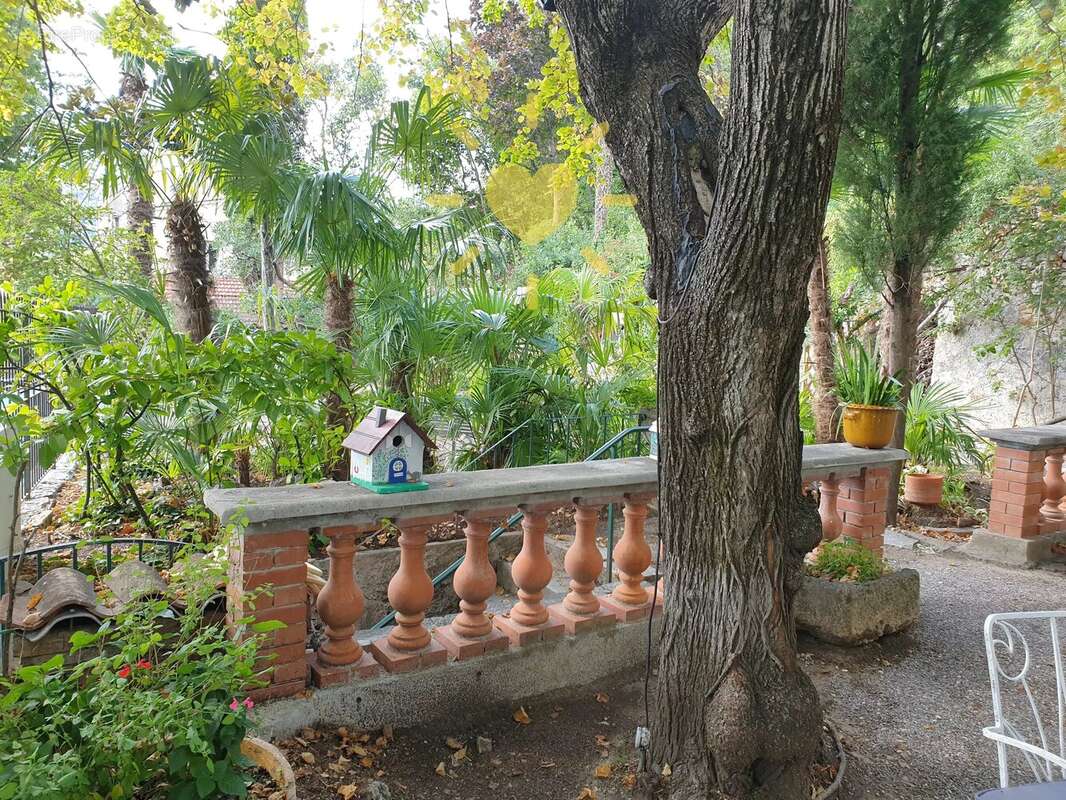 Bastide provencale renovee au calme accessible a pied du village - photo 24