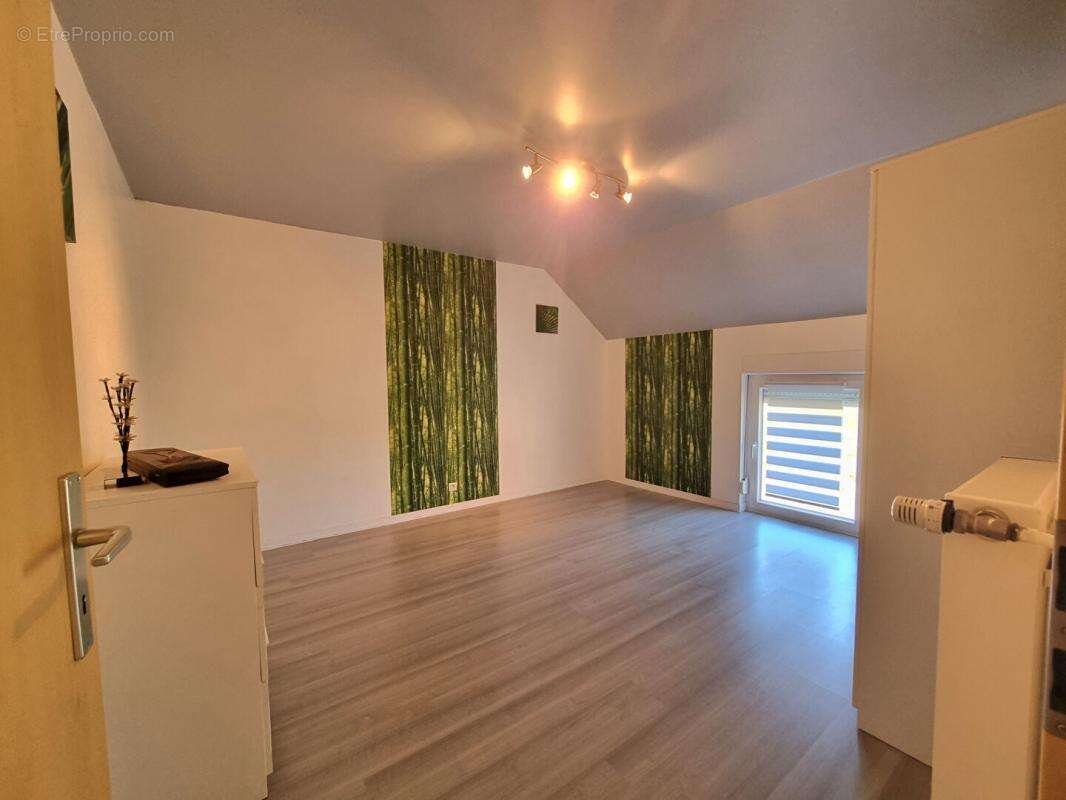 Maison à NEUVILLE-LEZ-BEAULIEU