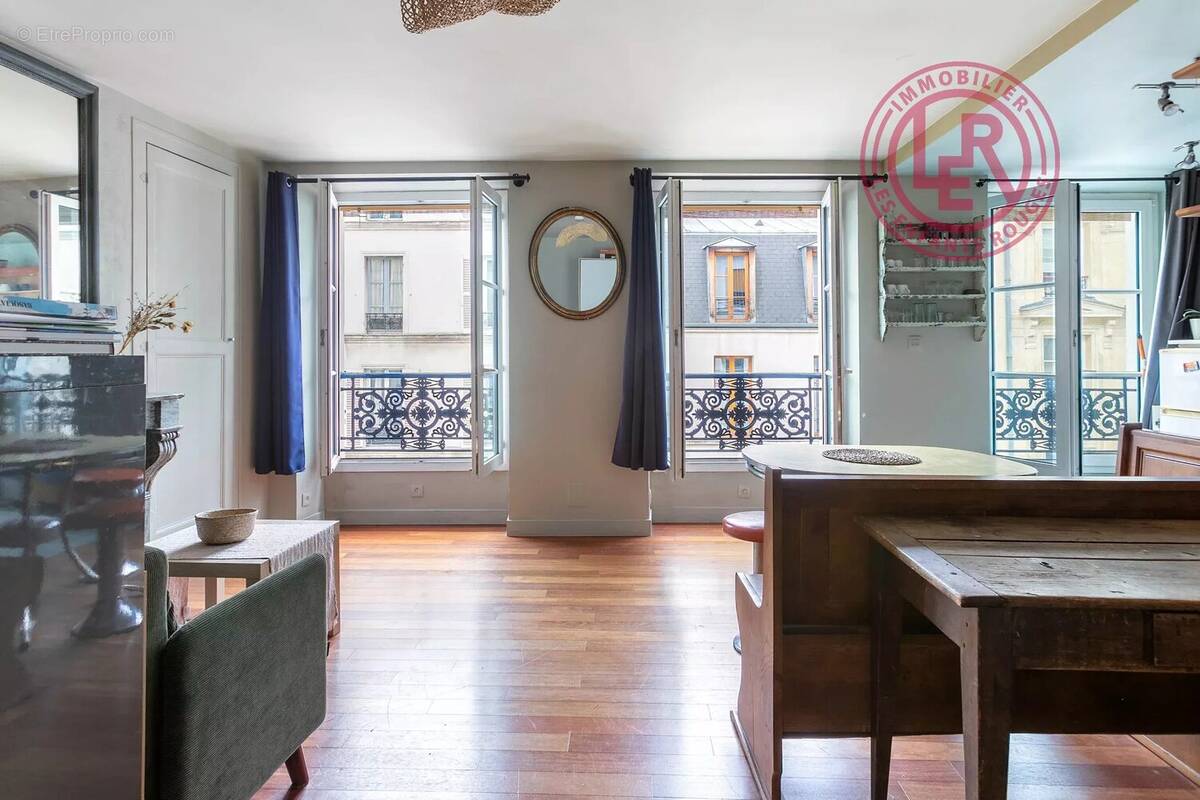 Appartement à PARIS-11E