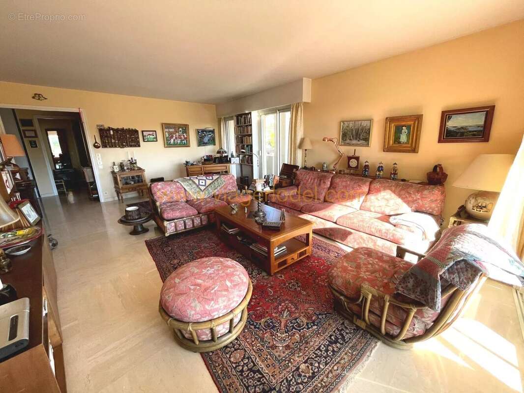 Appartement à LE CANNET
