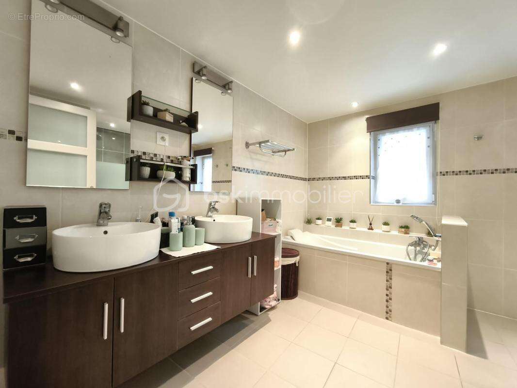 Maison à LIZY-SUR-OURCQ