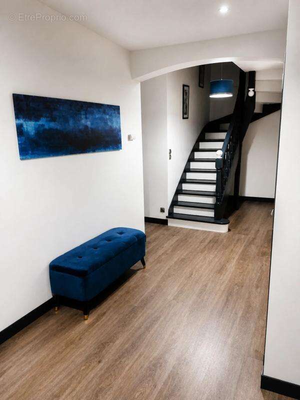 Maison de 9 pièces de 183 m² à Linars - photo 21