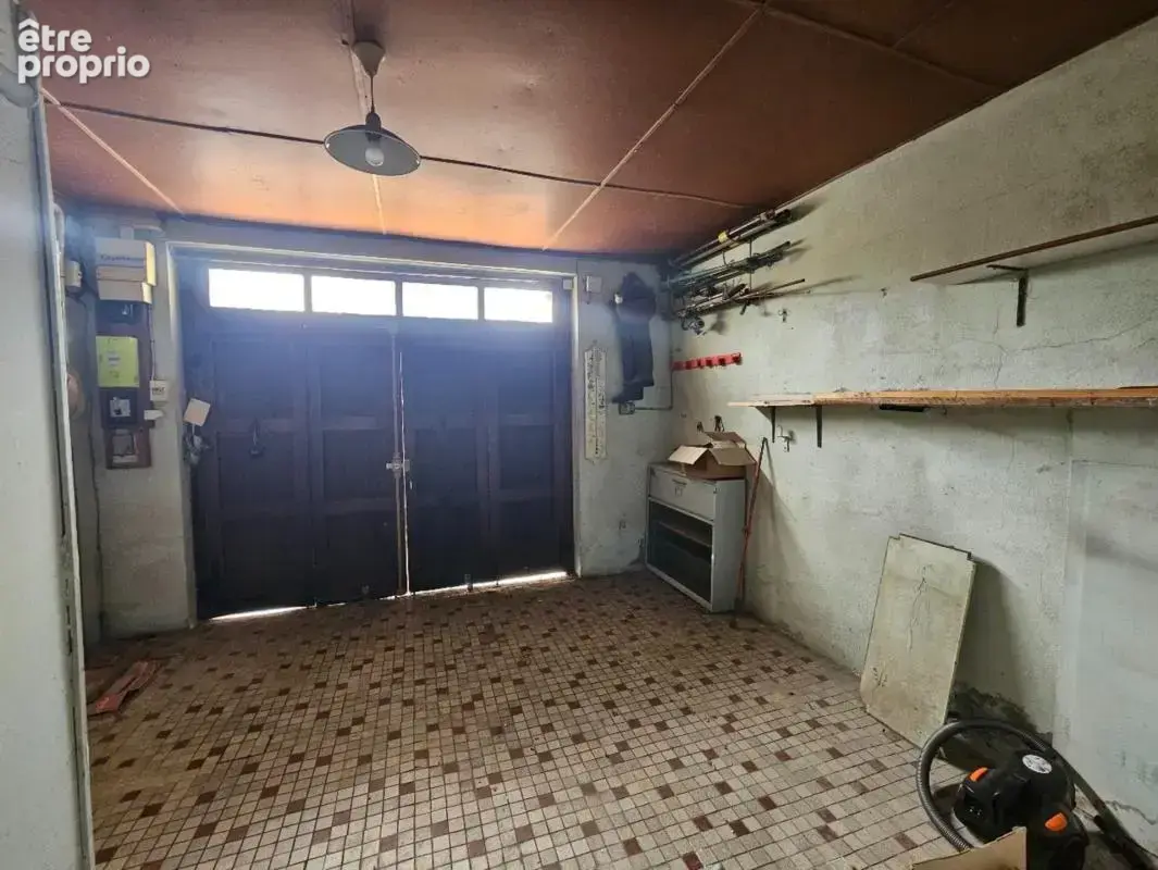 Maison à rénover – 2 chambres - Extérieurs - Garage - Pont-du-Château (63) - photo 6