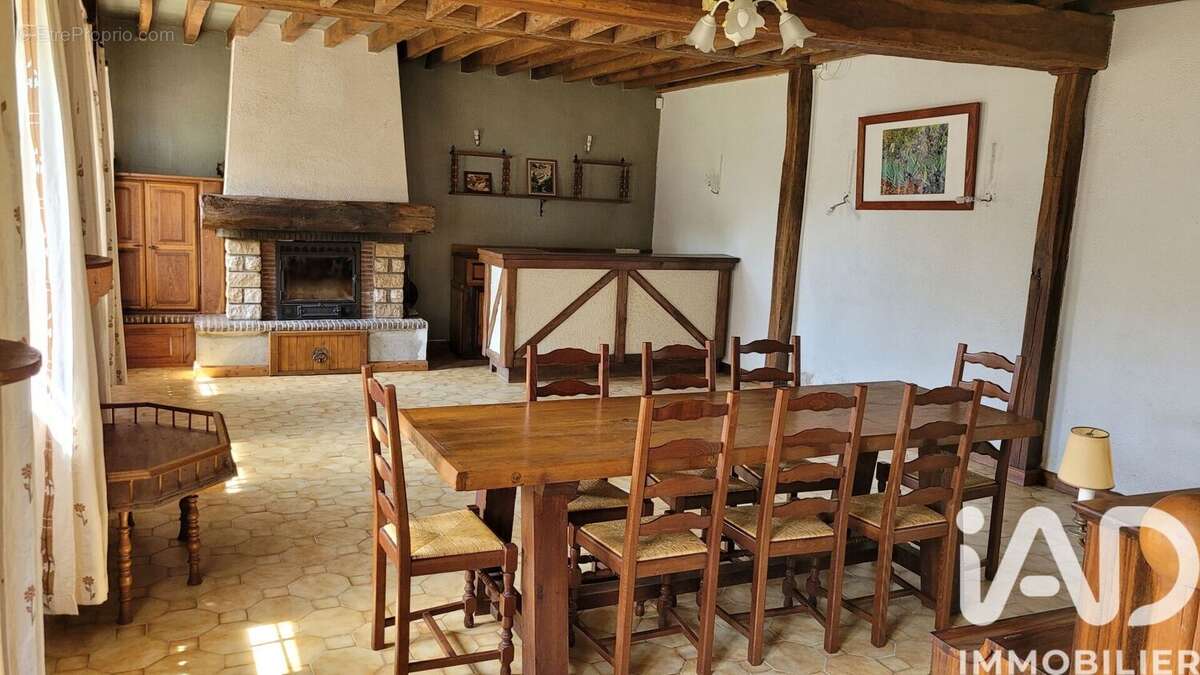 Maison 137 m² à Fontaine-La-Gaillarde  - photo 6