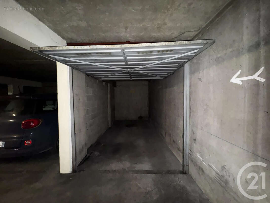 Parking à PARIS-11E