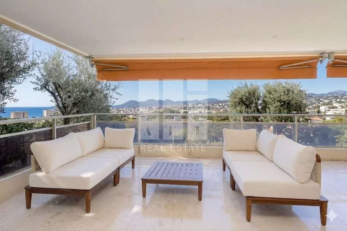Appartement à LE CANNET